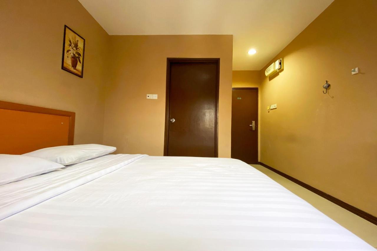 Oyo 90108 Hotel Kaya Κότα Κιναμπαλού Εξωτερικό φωτογραφία