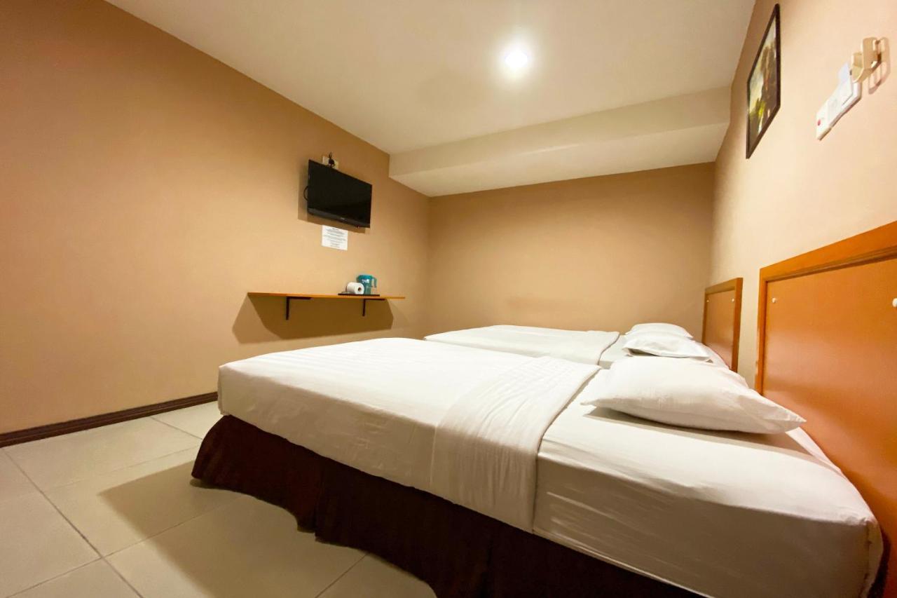 Oyo 90108 Hotel Kaya Κότα Κιναμπαλού Εξωτερικό φωτογραφία